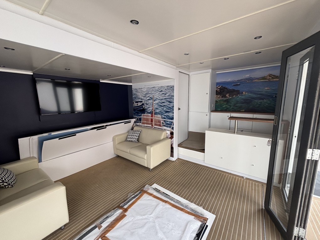 7m Mobile Exhibition Trailer