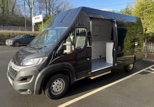 Mobile clinic van - 3,500kgs