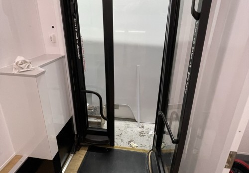 Single Deck Clinic Bus
